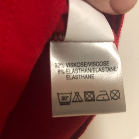 TUZZI Red Sleeveless Top - Picture 5 of 5